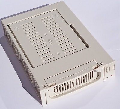 HDD  RACK interni IDE UDMA 33, Ivory,  (Retail)